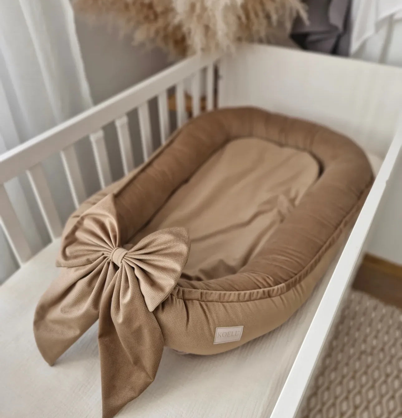 Babynest-Schoko Samt-Elegant