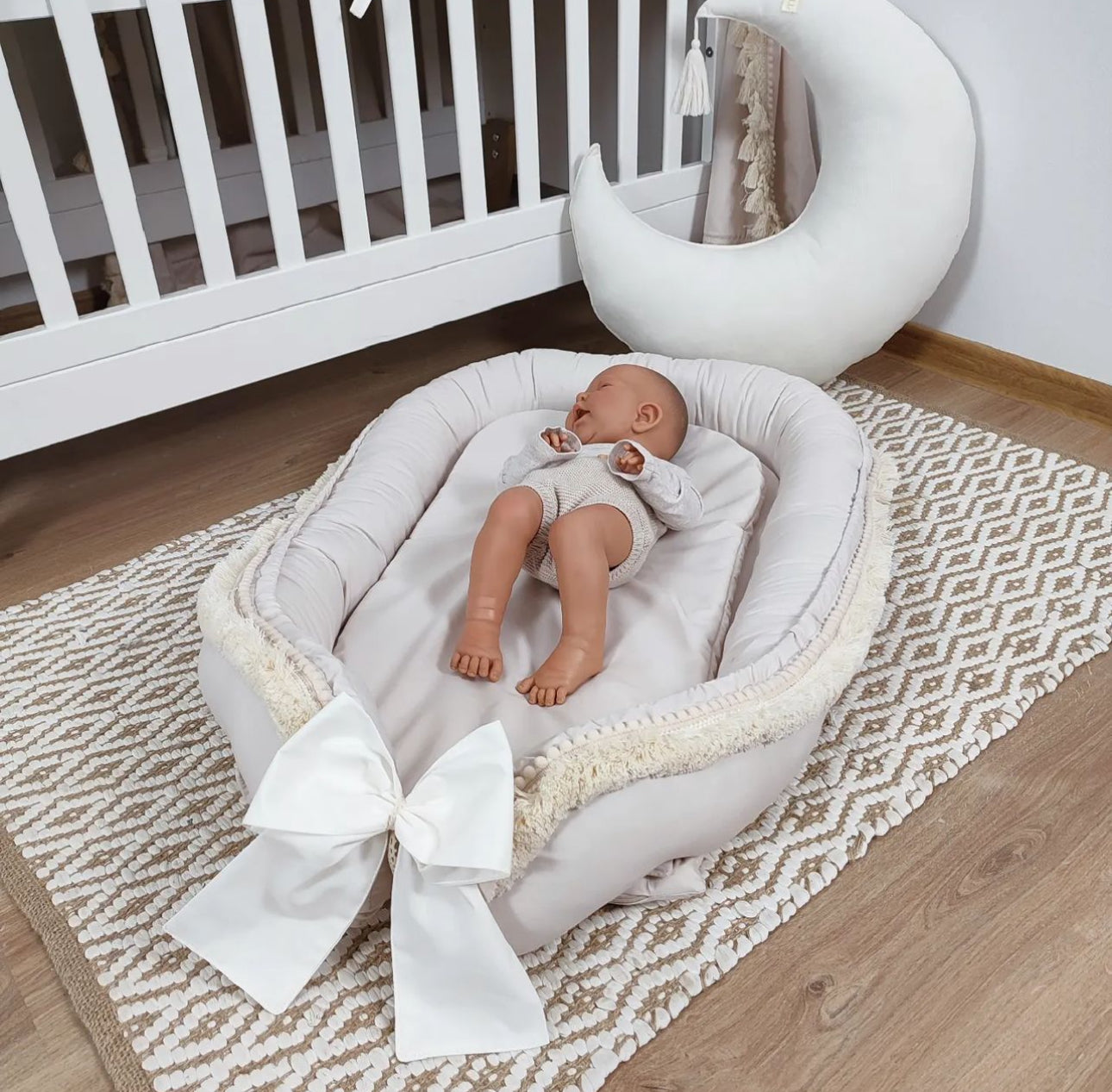 Babynest-Beige-white ribbon
