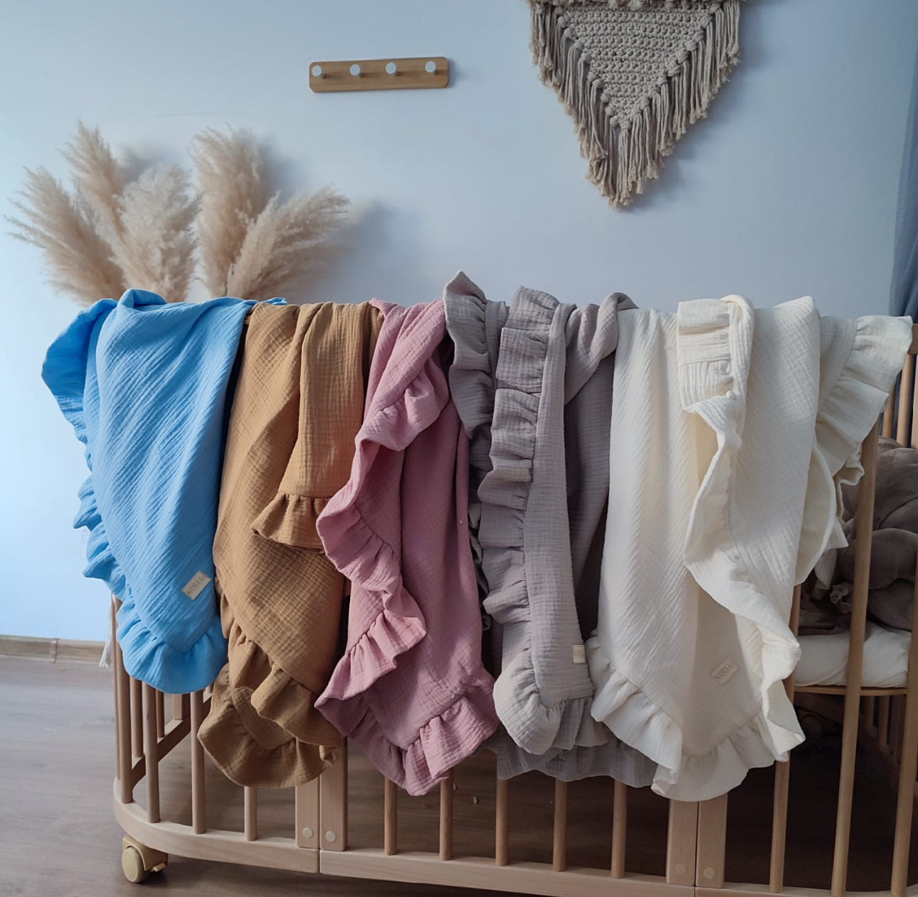 Musselindecke-Blau mit Rüschen