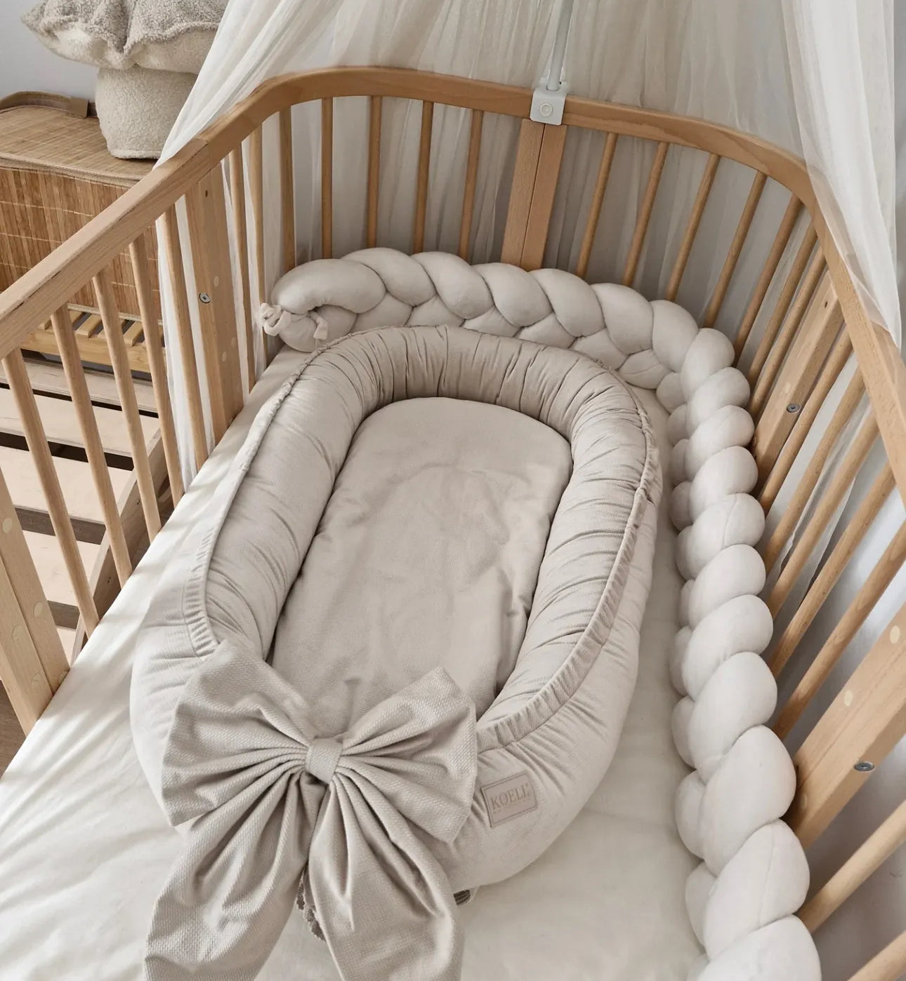 Babynest-Beige Samt-Elegant