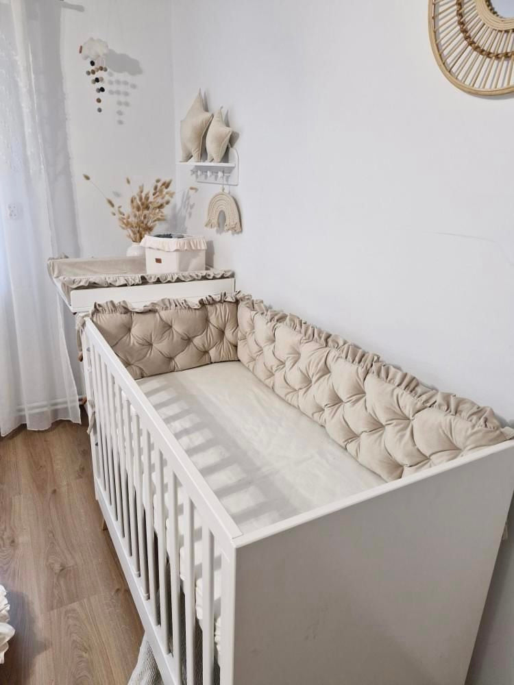 Bettumrandung Samt-Beige